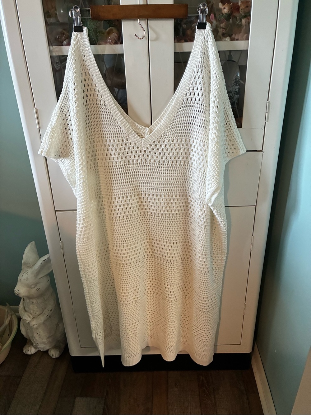Yonique sz 28W Cream Crochet V-Neck Cover Up